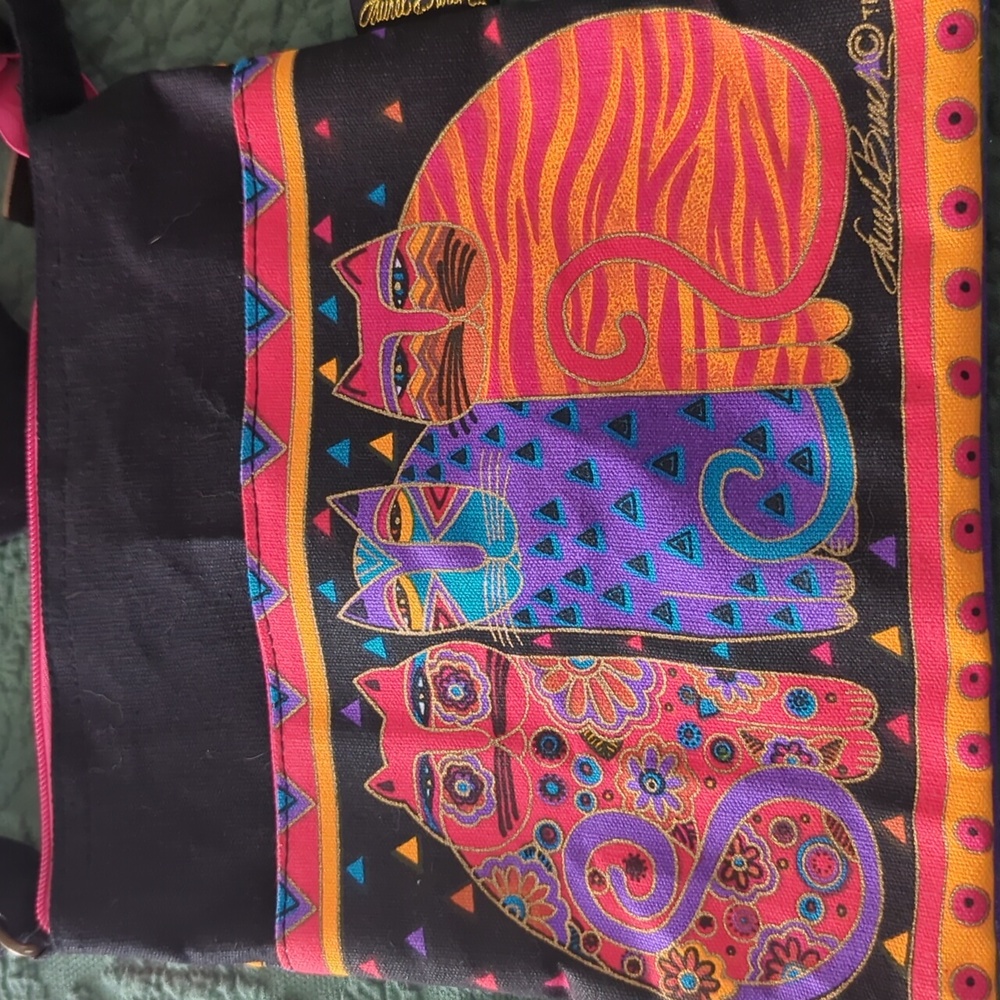 Kitty crossbody